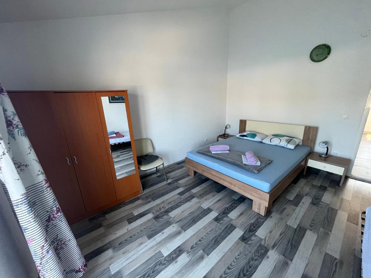 Apartments Peronja Jelsa Seafront エクステリア 写真