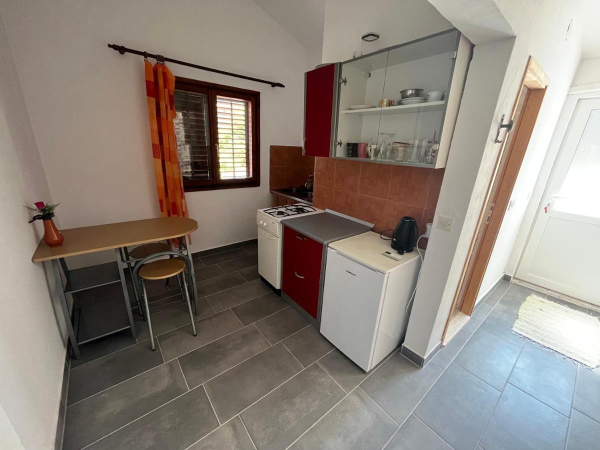 Apartments Peronja Jelsa Seafront エクステリア 写真