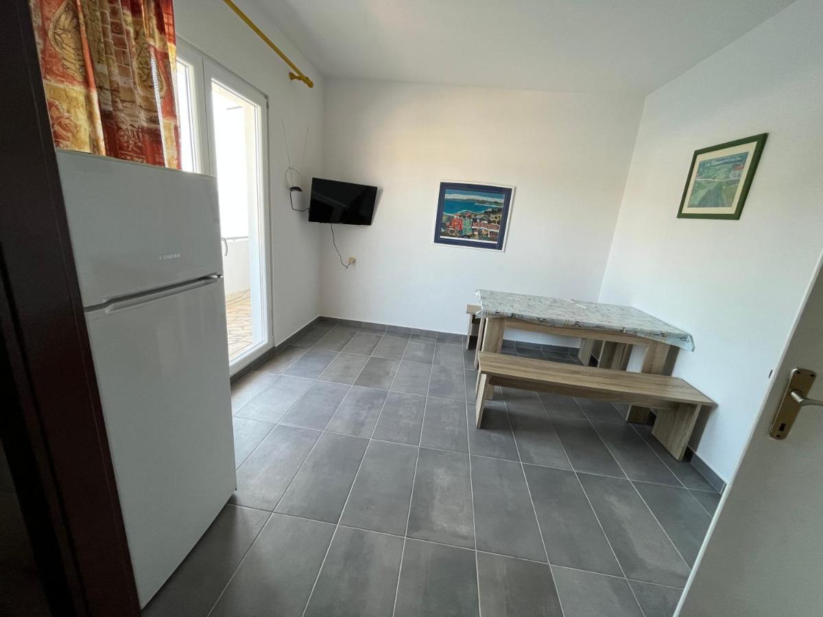 Apartments Peronja Jelsa Seafront エクステリア 写真