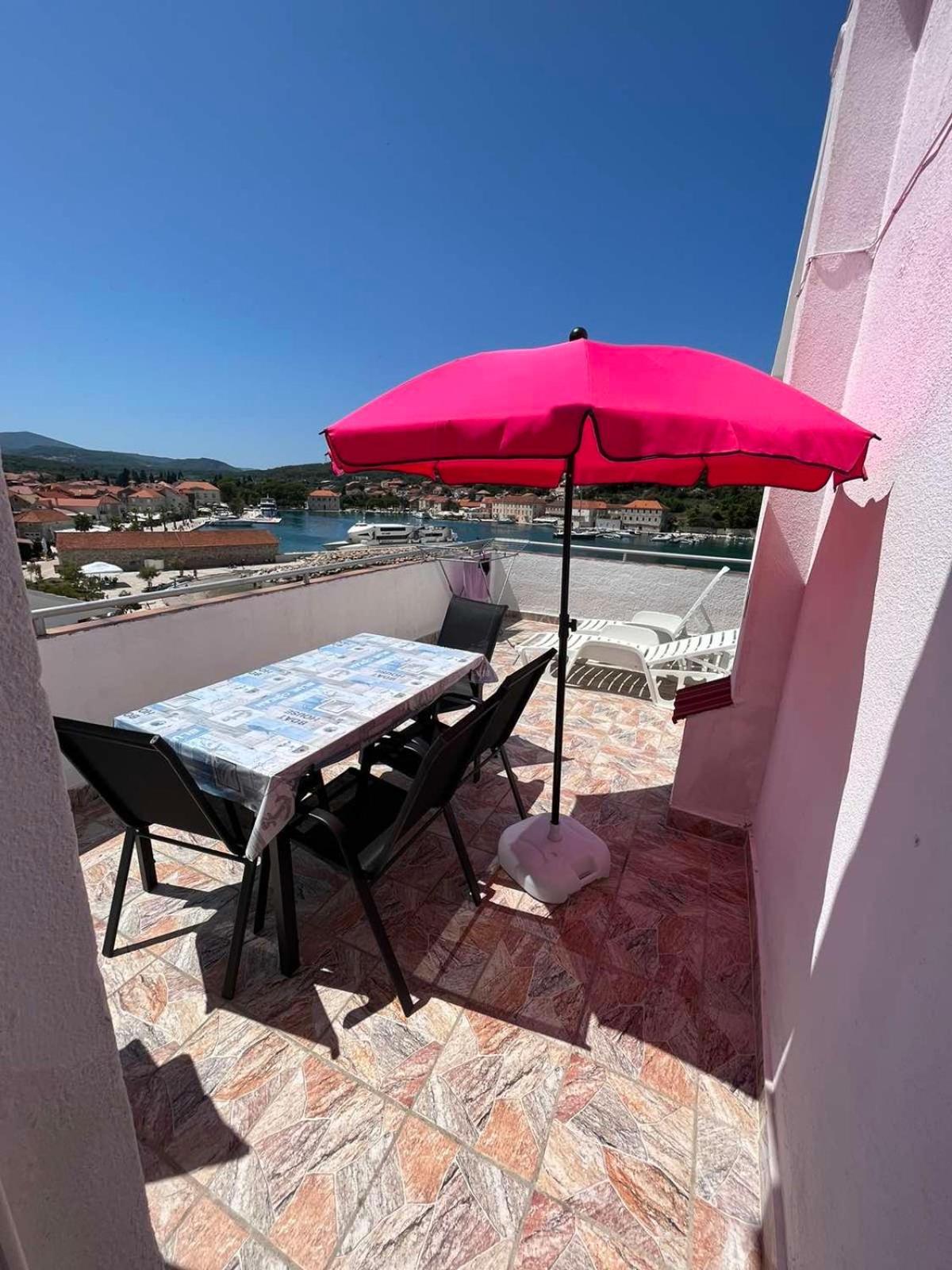 Apartments Peronja Jelsa Seafront エクステリア 写真
