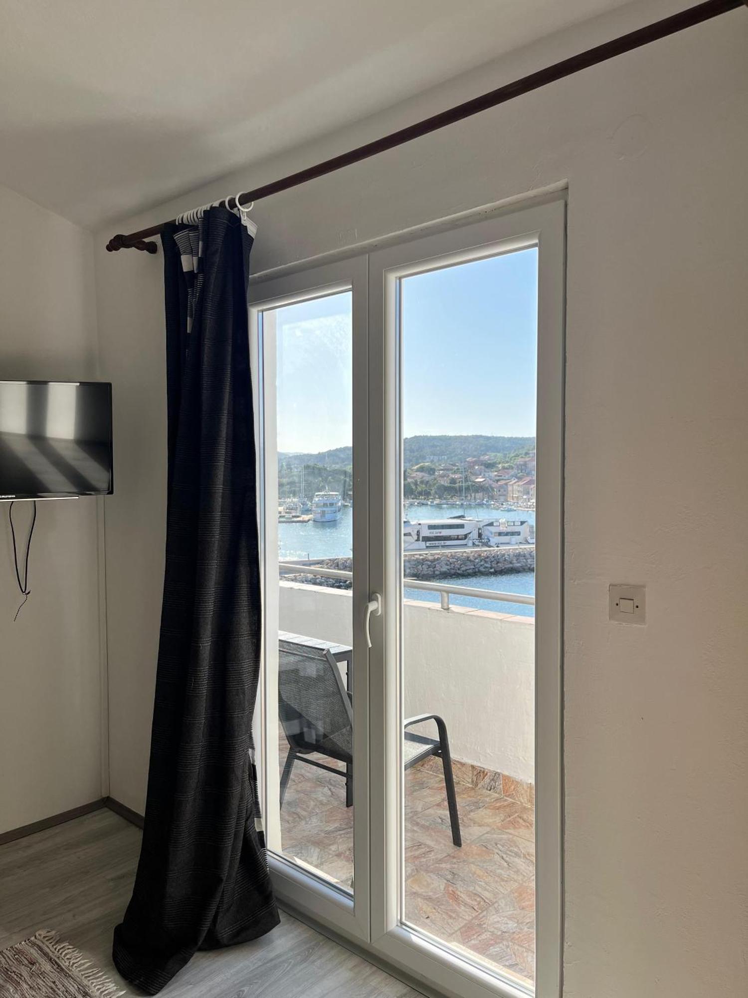 Apartments Peronja Jelsa Seafront エクステリア 写真