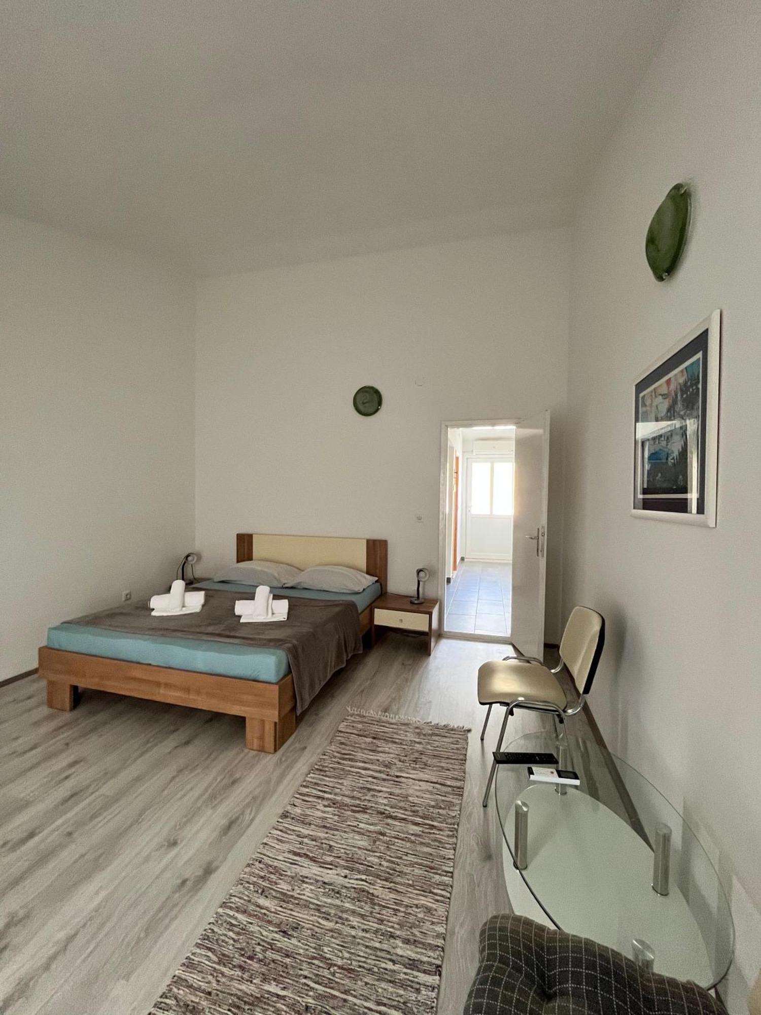 Apartments Peronja Jelsa Seafront エクステリア 写真